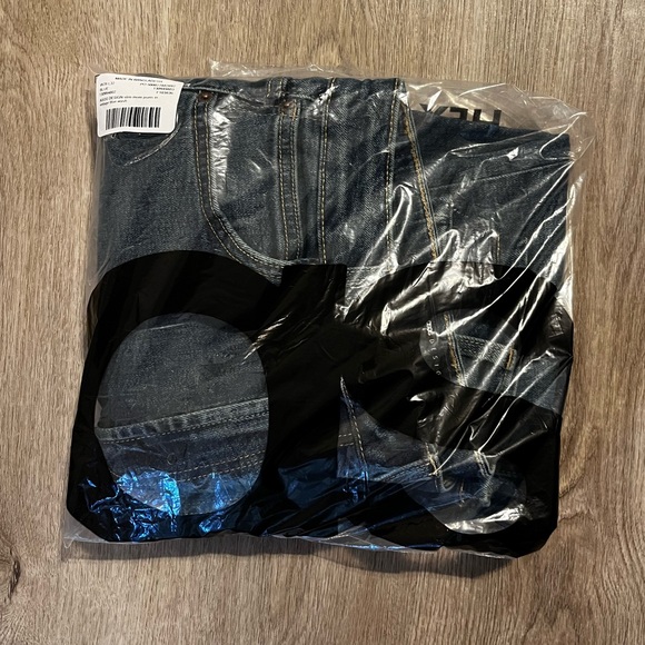 NIB ASOS Design Slim Mom Jeans in Vintage Blue Wash W26/L32 - Picture 5 of 6